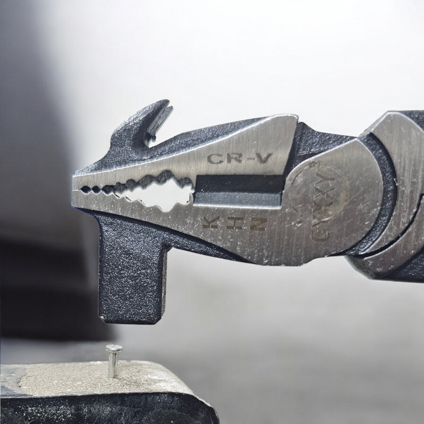 Jumbo Plier With Hammer Stripper All in one Plass