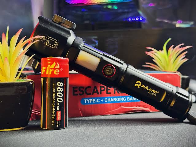 Ruilang RL-2210 Multifunctional Emergency Flashlight